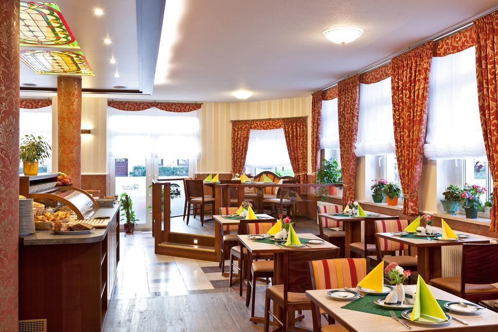 Hotel Fuer Dich Waren  Bagian luar foto