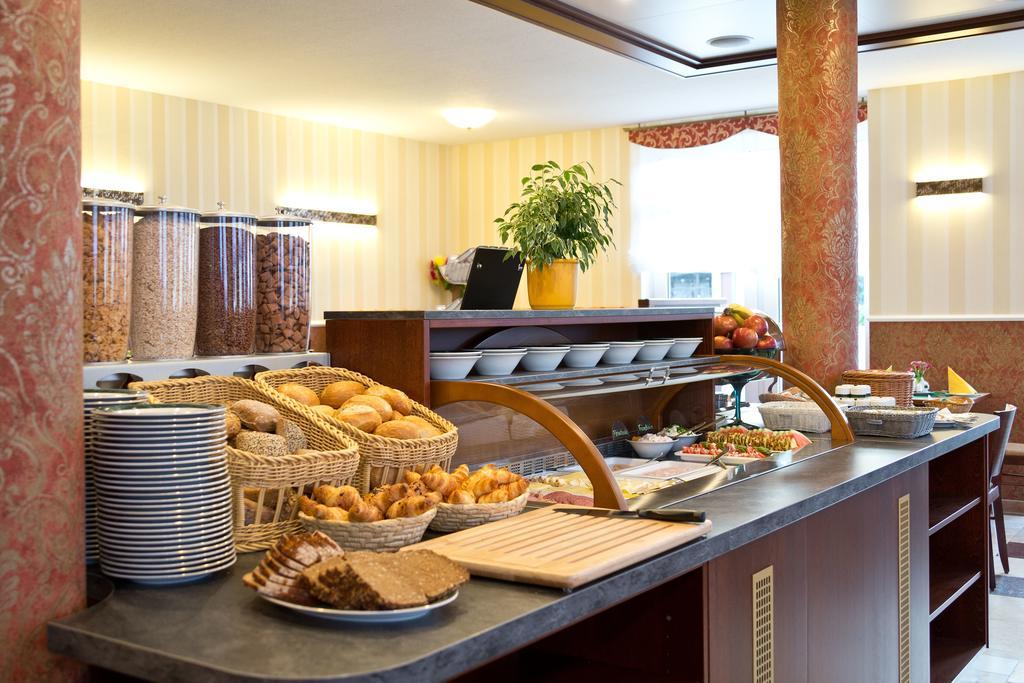 Hotel Fuer Dich Waren  Bagian luar foto